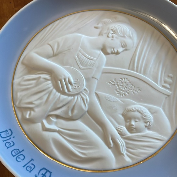 Lladro 1976 commemorative Mothers Day plate Excellent condition - Picture 3 of 5